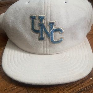 Unique vintage 100% nylon fuzzy UNC SnapBack